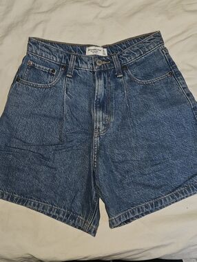 Abercrombie Loose High Raise Denim Short Size 26